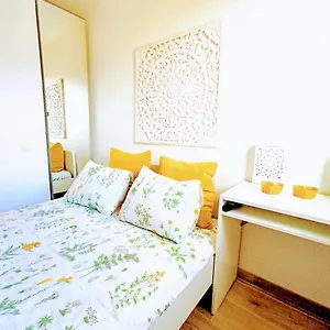 Private In Renovated - Tram 1 Min Walk , Nice France